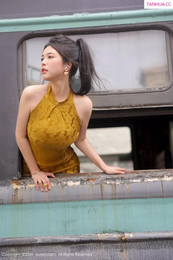   [XiuRen]高清写真图 2025.05.13 No.10269 林若凡F 黄色旗袍第24张图片